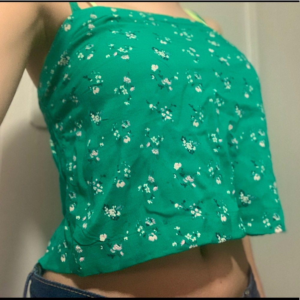 ☘️Green Flowered Hollister Crop Top☘️